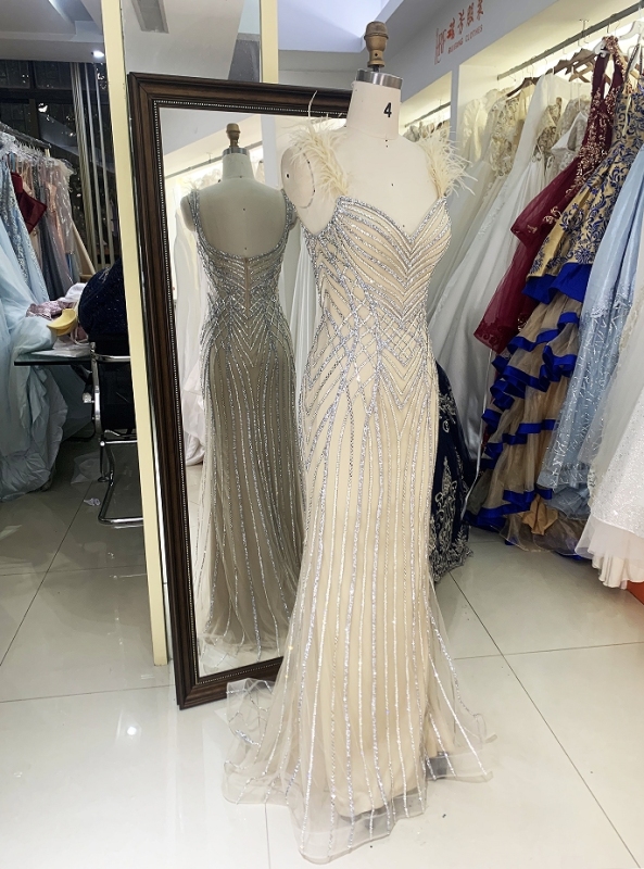 Wholesale silver champagne mermaid feather beading long gown prom evening dress 2025