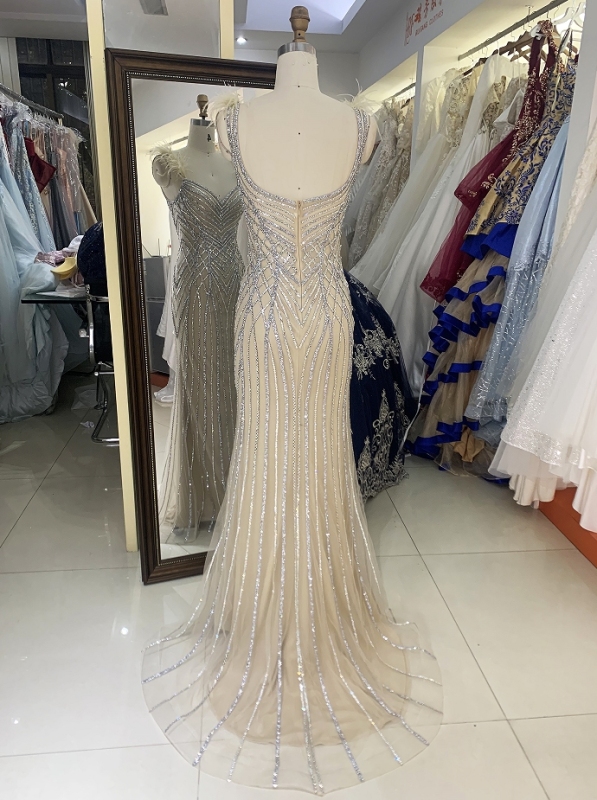 Wholesale silver champagne mermaid feather beading long gown prom evening dress 2025