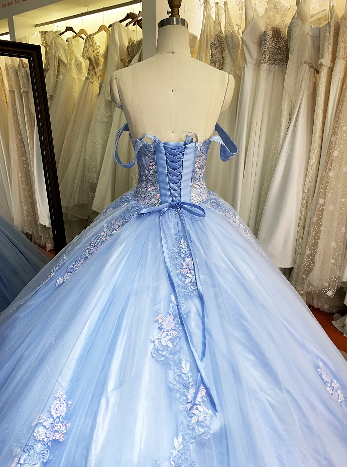 Light blue wholesale off shoulder embroidery corsetsweet 16 quinceanera princess tulle ball gown for girls