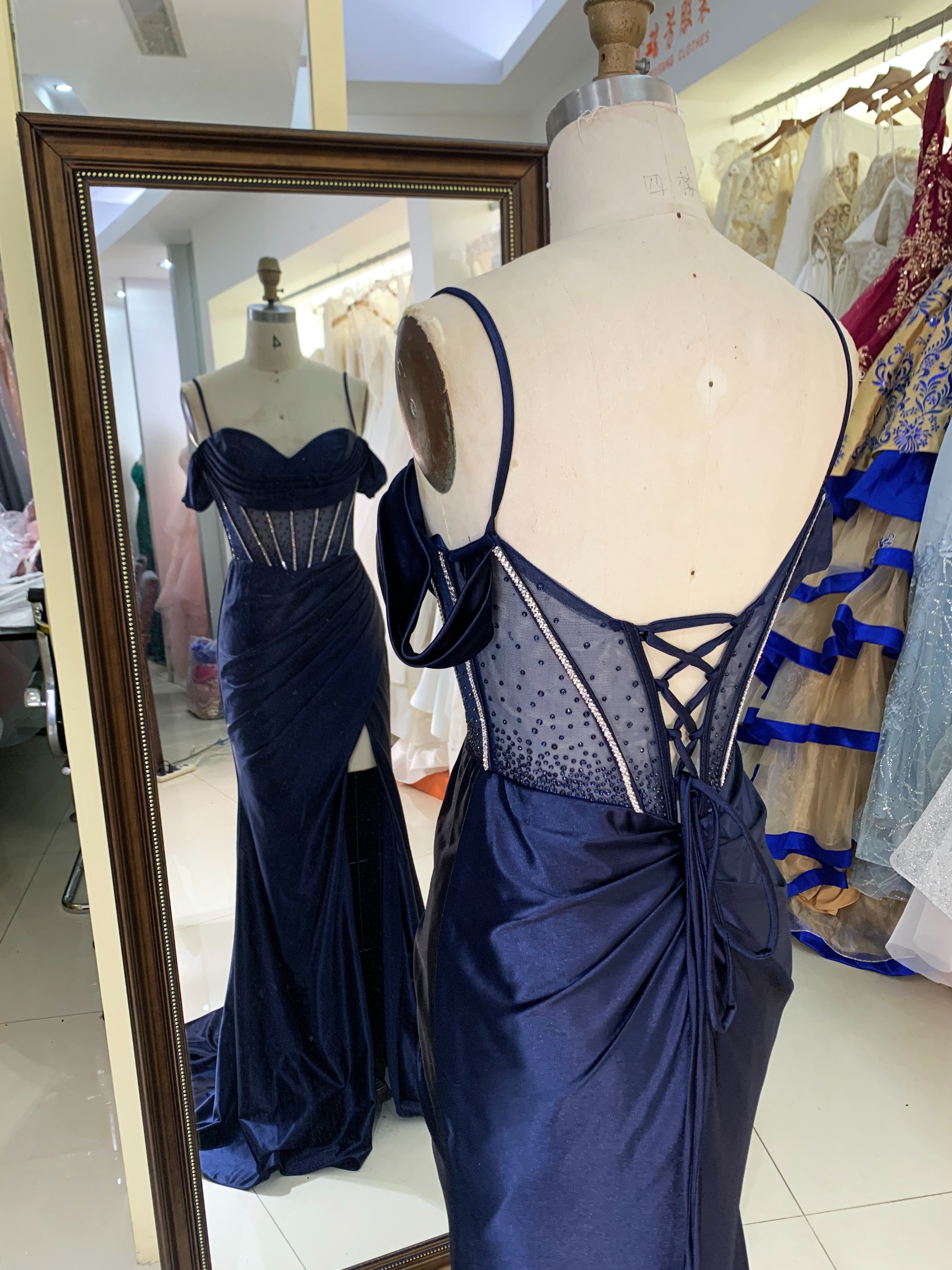 Wholesale navy off shoulder mermaid satin corset rhinestone pleated long gown prom evening dress 2025