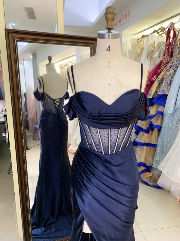 Wholesale navy off shoulder mermaid satin corset rhinestone pleated long gown prom evening dress 2025