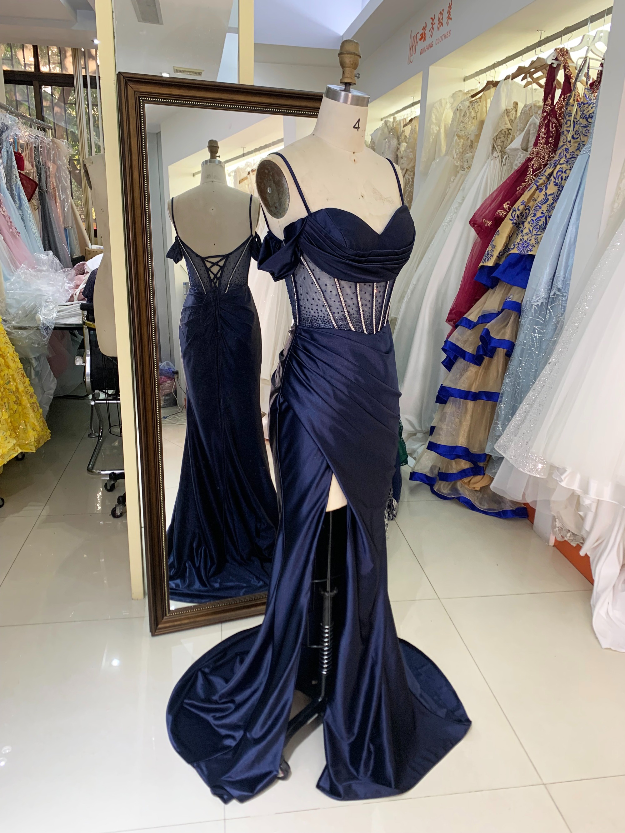 Wholesale navy off shoulder mermaid satin corset rhinestone pleated long gown prom evening dress 2025