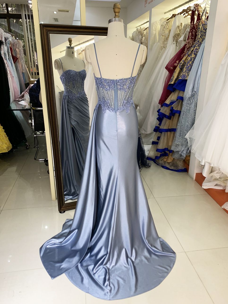 2025 wholesale corset dusty blue sleeveless embroidery hand pleated shiny satin overskirt mermaid prom evening dresses