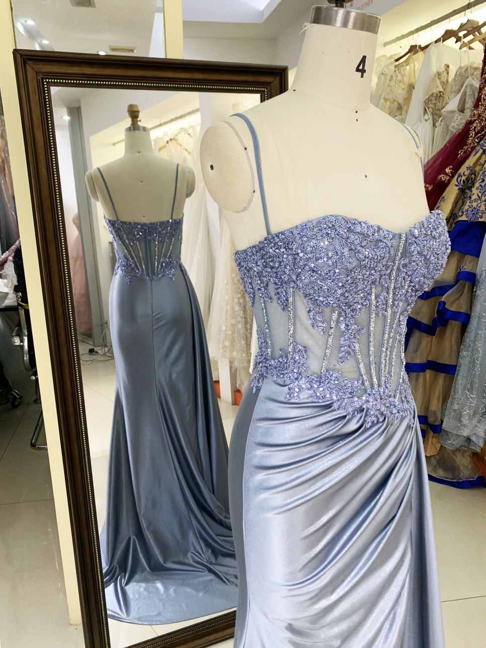 2025 wholesale corset dusty blue sleeveless embroidery hand pleated shiny satin overskirt mermaid prom evening dresses