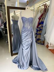 2025 wholesale corset dusty blue sleeveless embroidery hand pleated shiny satin overskirt mermaid prom evening dresses