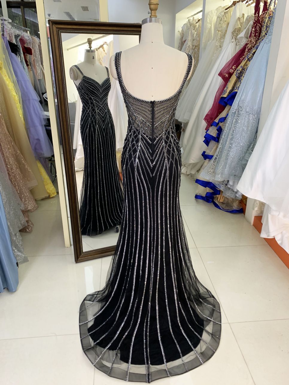Wholesale black with silver beading chain sleeveless deep V zipper up back tulle mermaid prom evening dresses