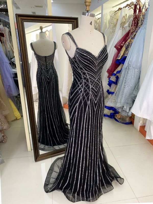 Wholesale black with silver beading chain sleeveless deep V zipper up back tulle mermaid prom evening dresses