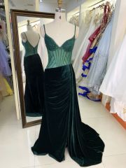 Corset beading chain emerald green sleeveless hand pleated prom evening dresses with detachable velvet overskirt