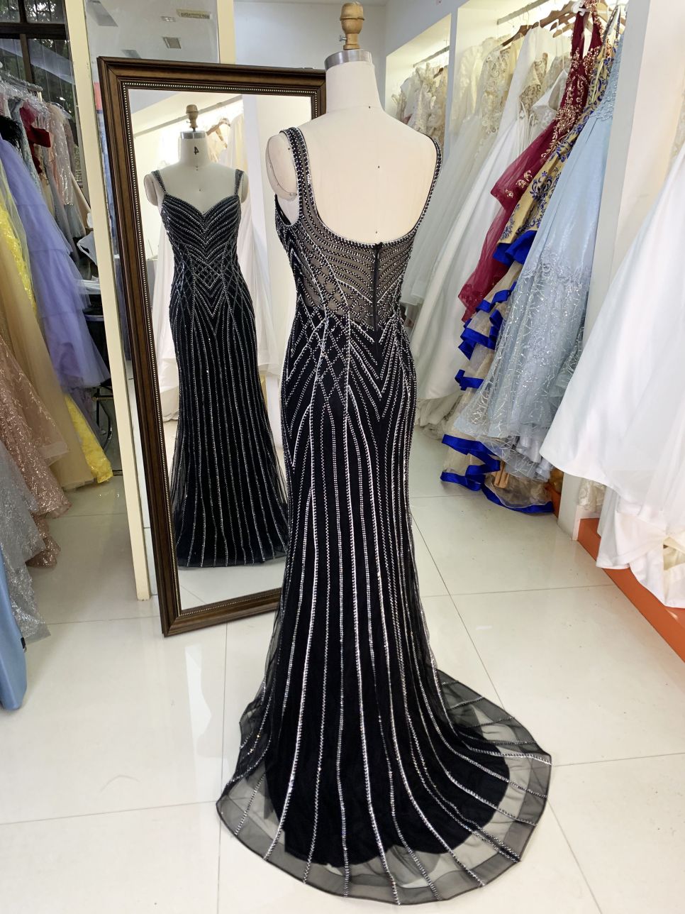 Wholesale black with silver beading chain sleeveless deep V zipper up back tulle mermaid prom evening dresses