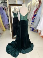 Corset beading chain emerald green sleeveless hand pleated prom evening dresses with detachable velvet overskirt
