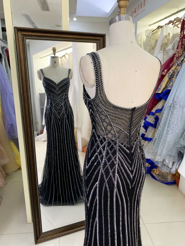 Wholesale black with silver beading chain sleeveless deep V zipper up back tulle mermaid prom evening dresses