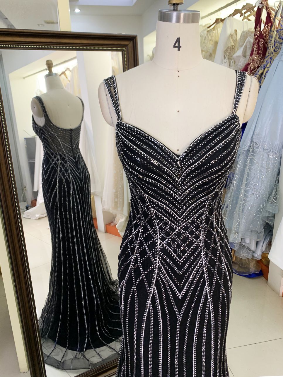 Wholesale black with silver beading chain sleeveless deep V zipper up back tulle mermaid prom evening dresses
