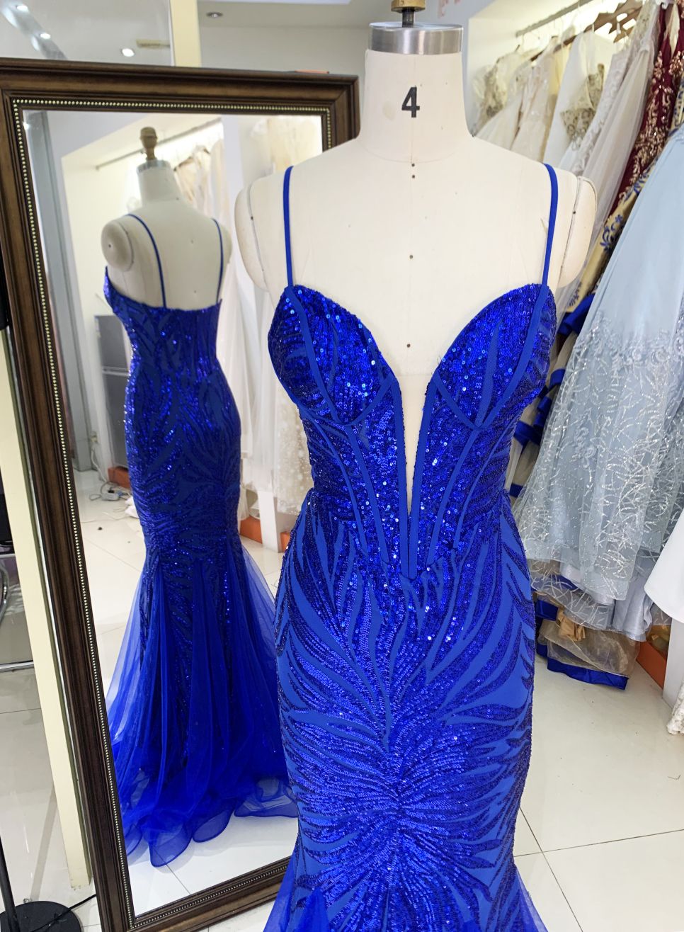 Women wholesale sequin royal blue slim V-neck plus size sparkly evening night prom dresses for girl 2025