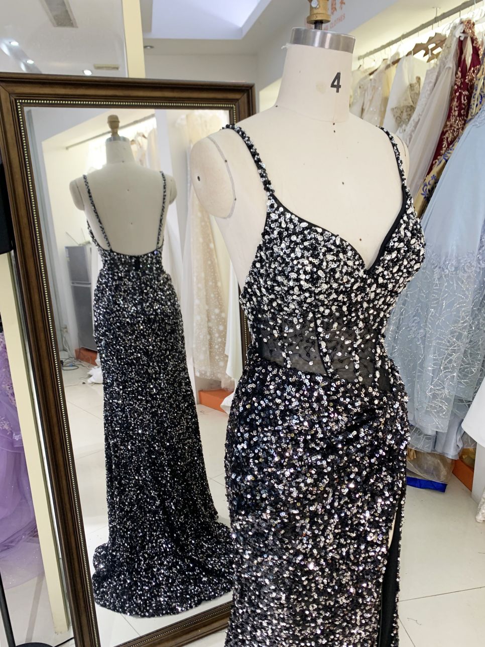2025 New style elegant V-neck sequins contrast color zipper back women's evening dress slim left leg slit dress