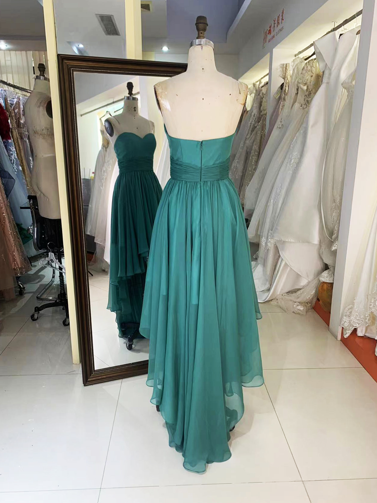2025 New fashion strapless teal blue chiffon sweetheart pleated dress modern party trend design evening dress