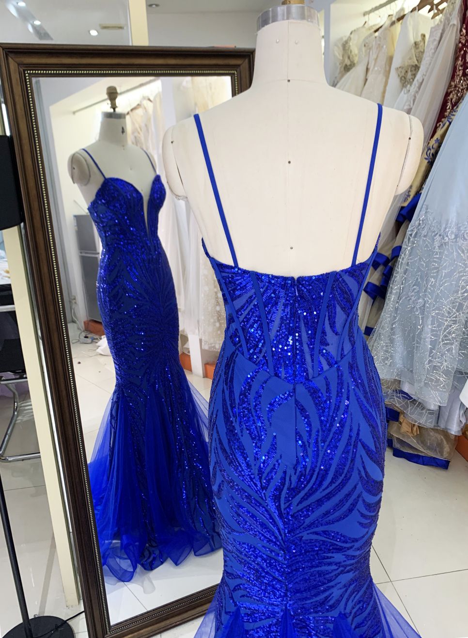Women wholesale sequin royal blue slim V-neck plus size sparkly evening night prom dresses for girl 2025