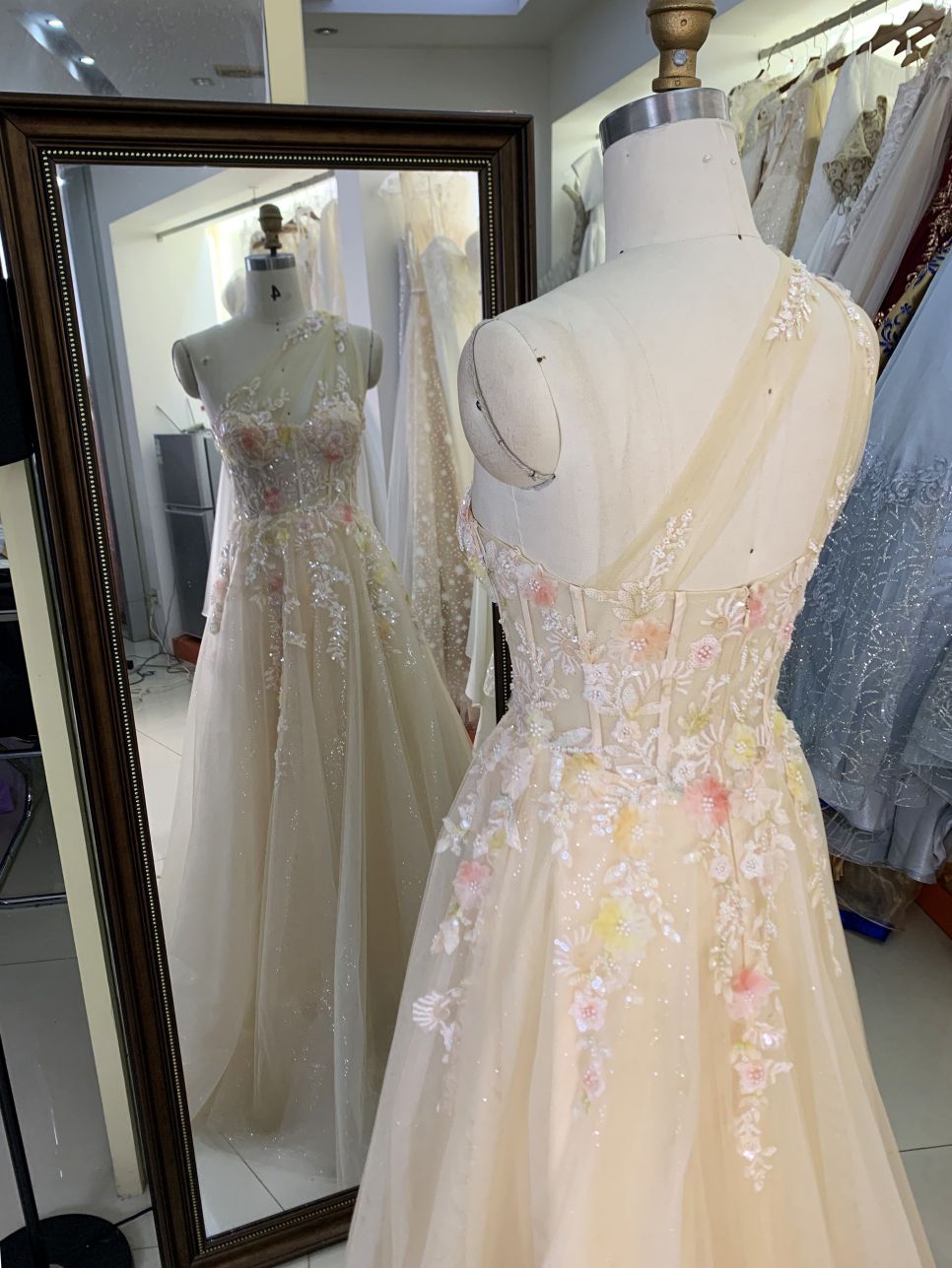 2025 New style elegant contrast color one shoulder A-Line skirt zipper back boning design women's evening dress