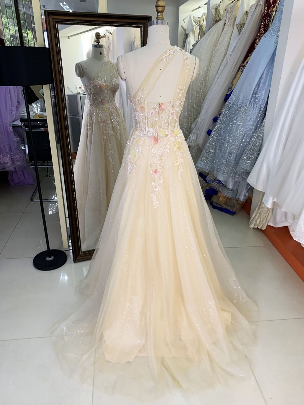 2025 New style elegant contrast color one shoulder A-Line skirt zipper back boning design women's evening dress