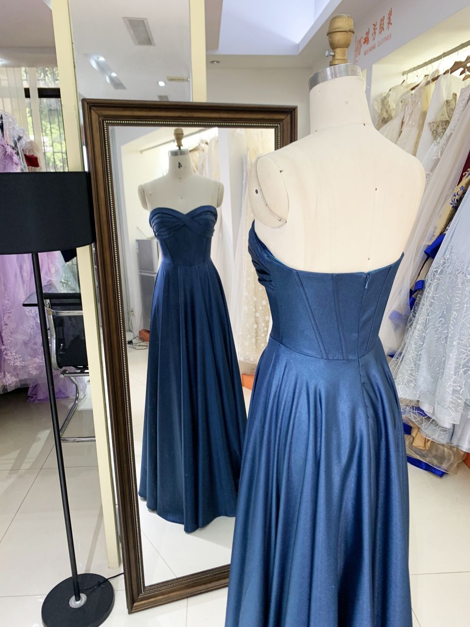 2025 Latest navy blue prom dress sexy slim pleat slit A-Line skirt lace up back boning design prom dress