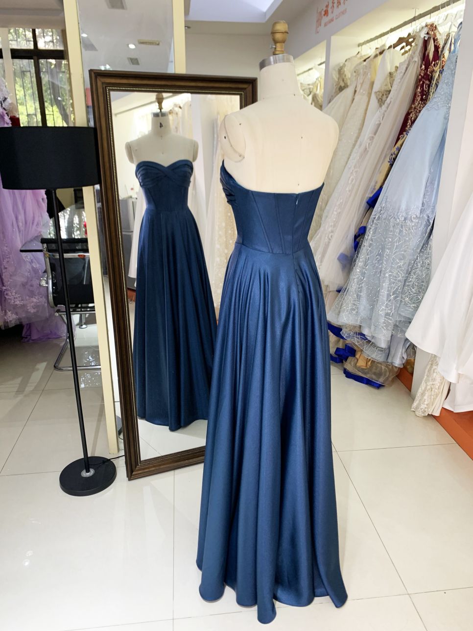 2025 Latest navy blue prom dress sexy slim pleat slit A-Line skirt lace up back boning design prom dress