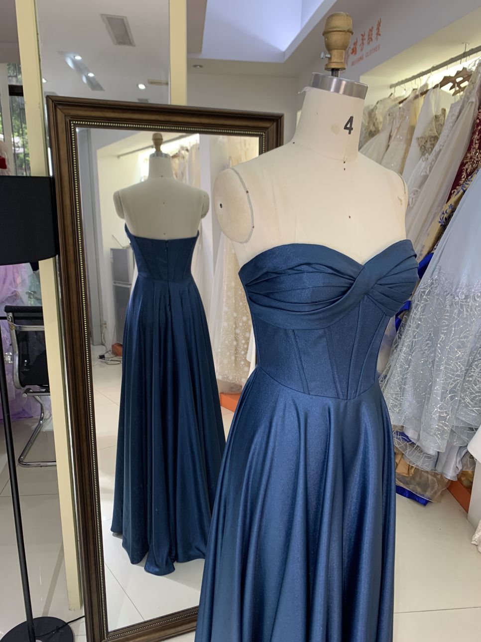 2025 Latest navy blue prom dress sexy slim pleat slit A-Line skirt lace up back boning design prom dress