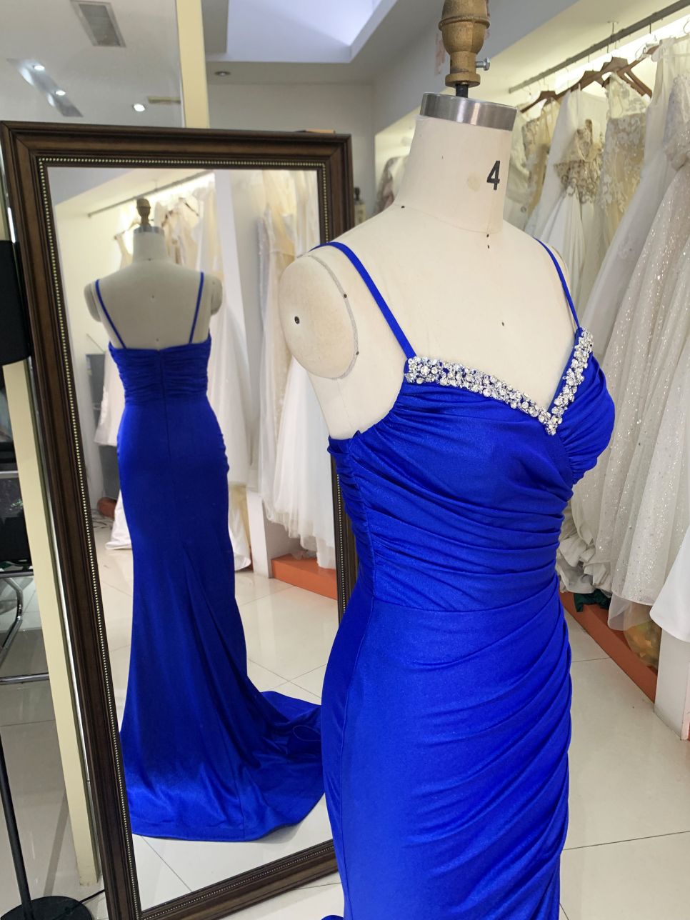 2025 wholesale Royal blue sleeveless hand pleated beading mermaid zipper up back prom evening dresses
