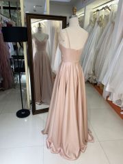 2025 wholesale sleeveless hand pleated champagne A line satin zipper up prom dresses