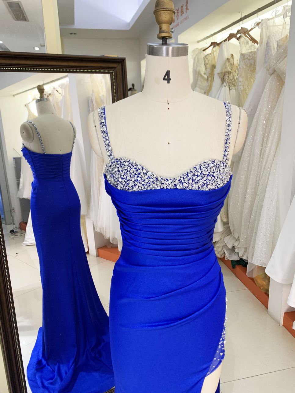 2025 wholesale Royal blue sleeveless beading jersey satin skirt mermaid hand pleated prom evening dresses