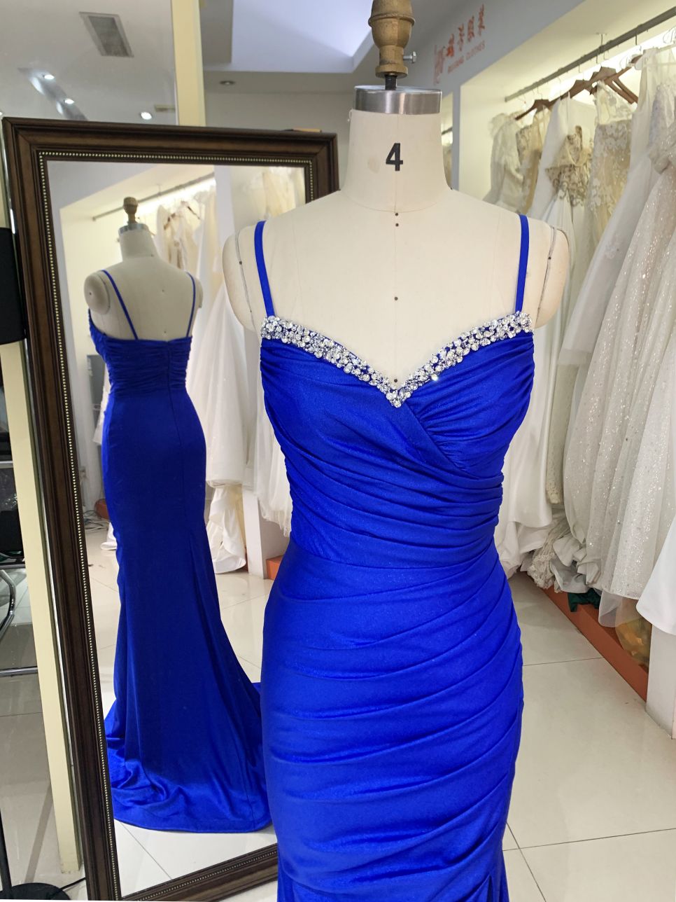 2025 wholesale Royal blue sleeveless hand pleated beading mermaid zipper up back prom evening dresses