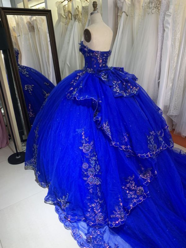 2025 New custom high quality latest 3D flowers lace embroidery dresses evening ball gowns royal blue quinceanera dress