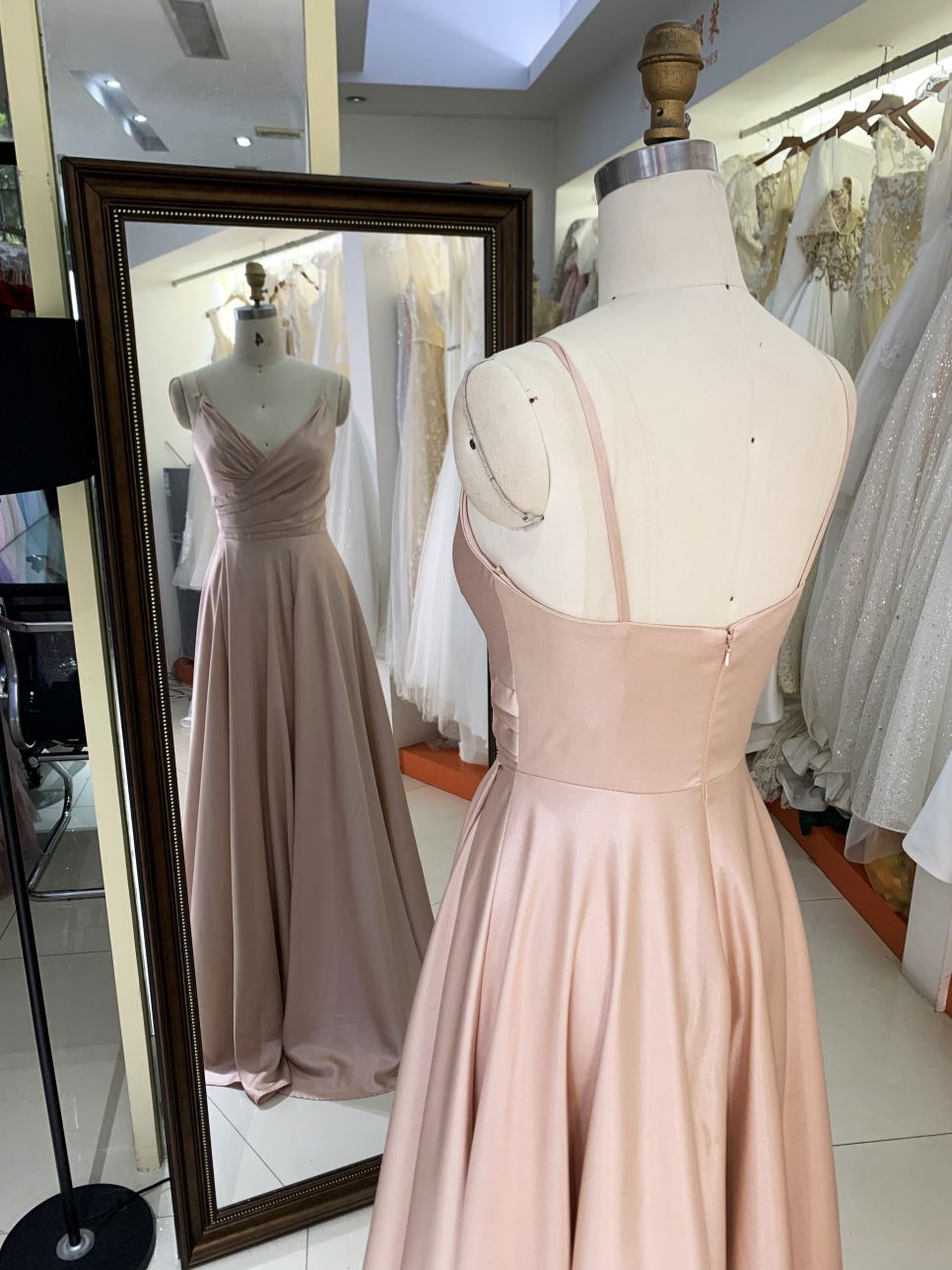 2025 wholesale sleeveless hand pleated champagne A line satin zipper up prom dresses