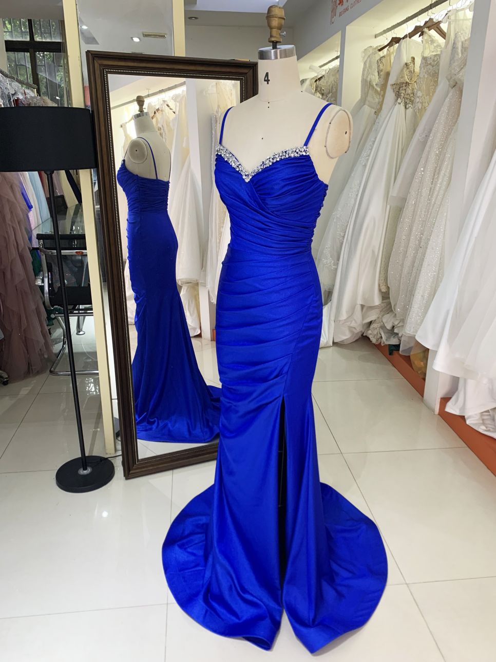 2025 wholesale Royal blue sleeveless hand pleated beading mermaid zipper up back prom evening dresses