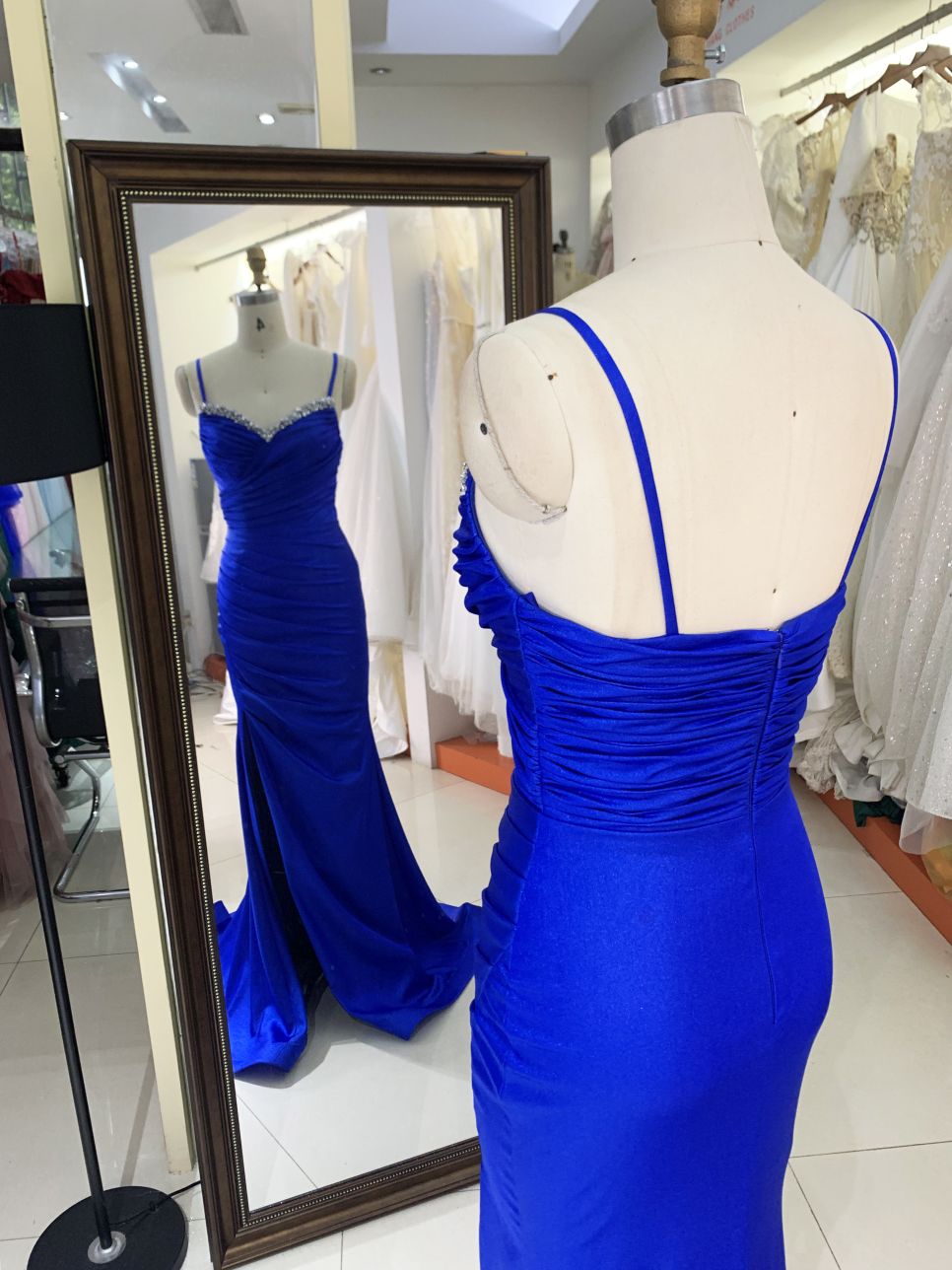 2025 wholesale Royal blue sleeveless hand pleated beading mermaid zipper up back prom evening dresses