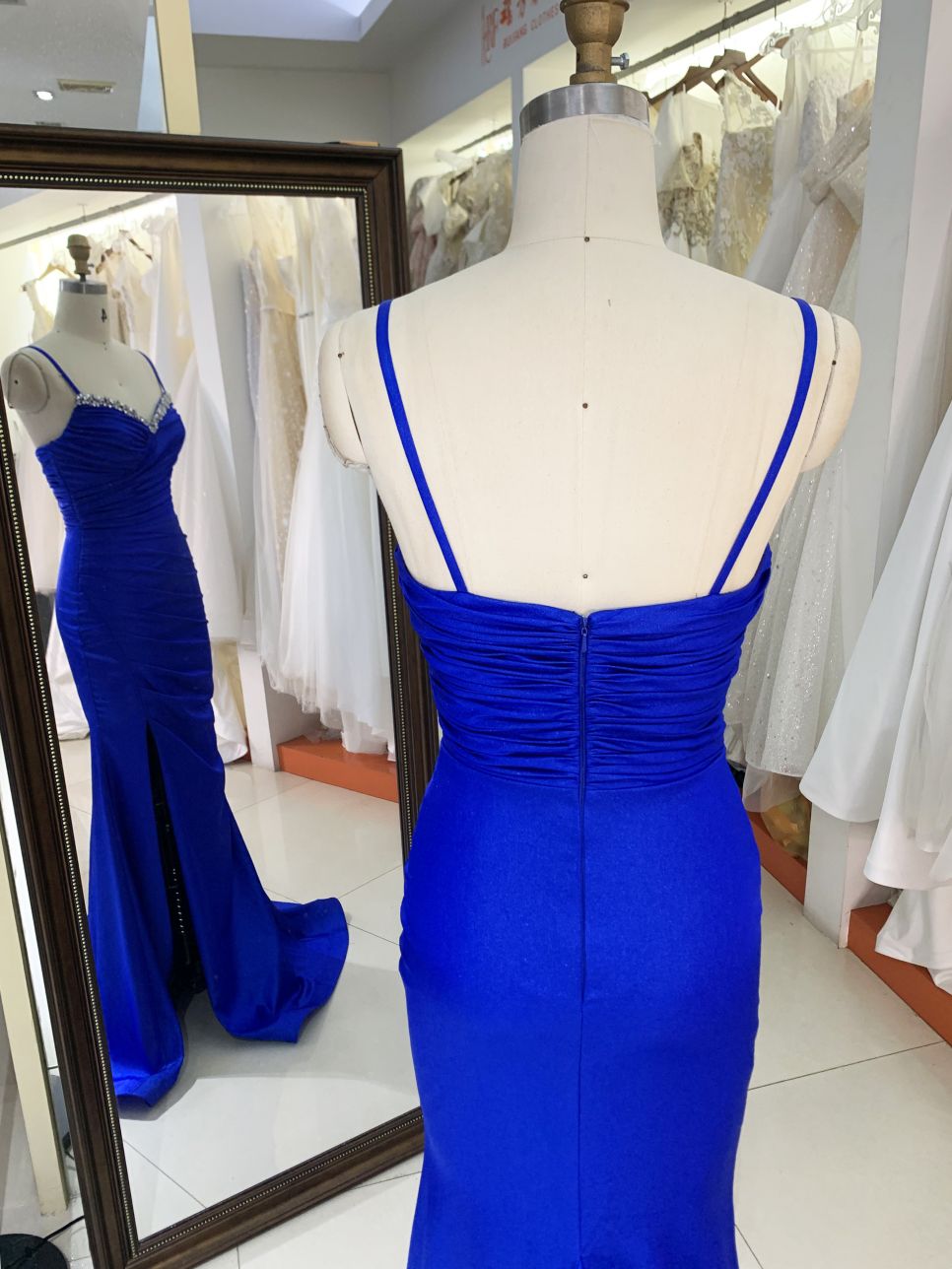 2025 wholesale Royal blue sleeveless hand pleated beading mermaid zipper up back prom evening dresses