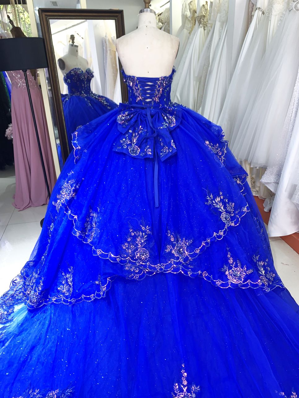 2025 New custom high quality latest 3D flowers lace embroidery dresses evening ball gowns royal blue quinceanera dress