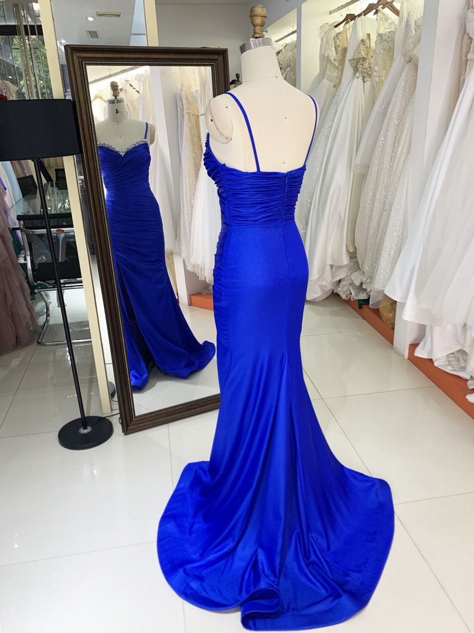2025 wholesale Royal blue sleeveless hand pleated beading mermaid zipper up back prom evening dresses