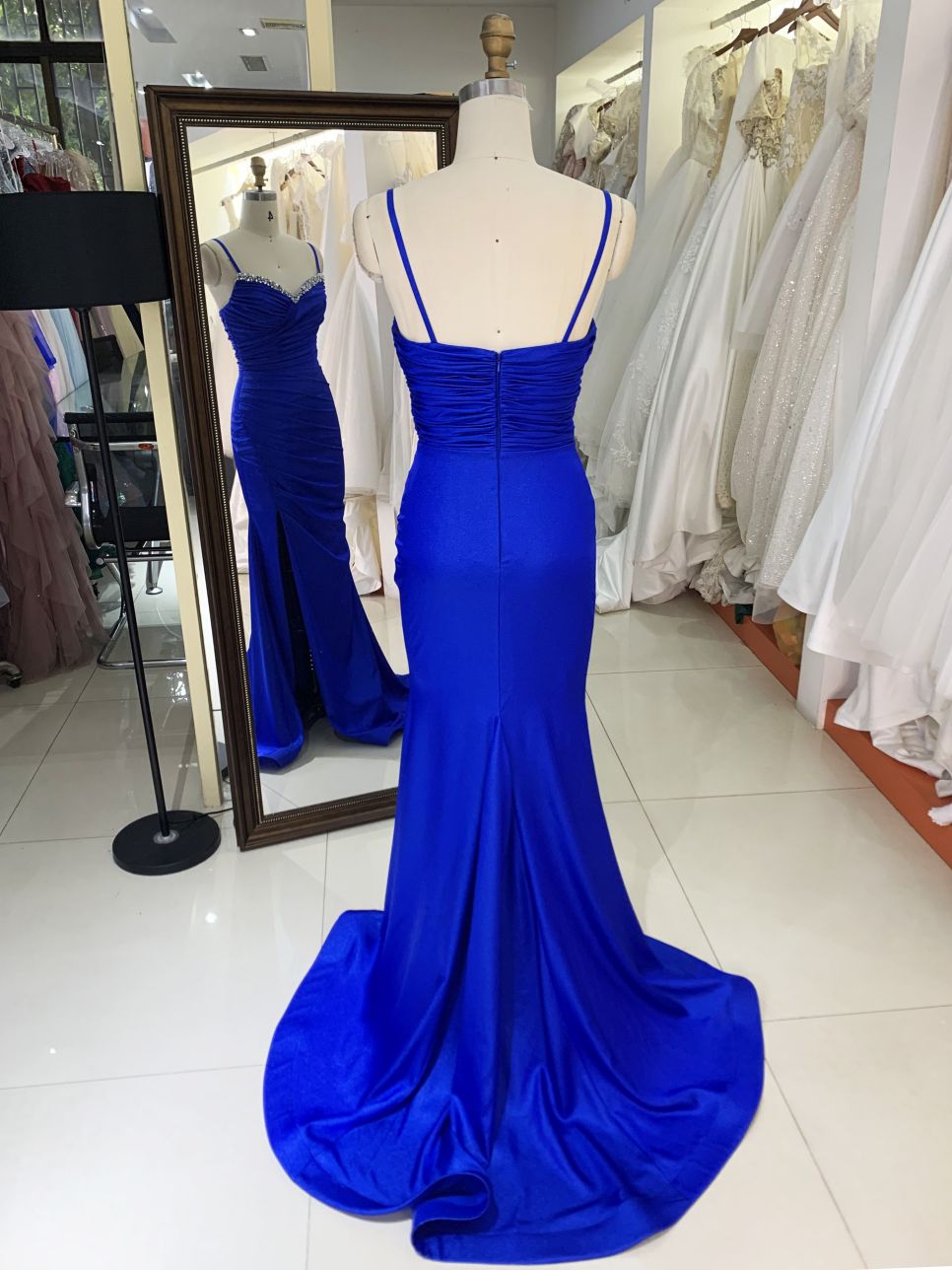 2025 wholesale Royal blue sleeveless hand pleated beading mermaid zipper up back prom evening dresses