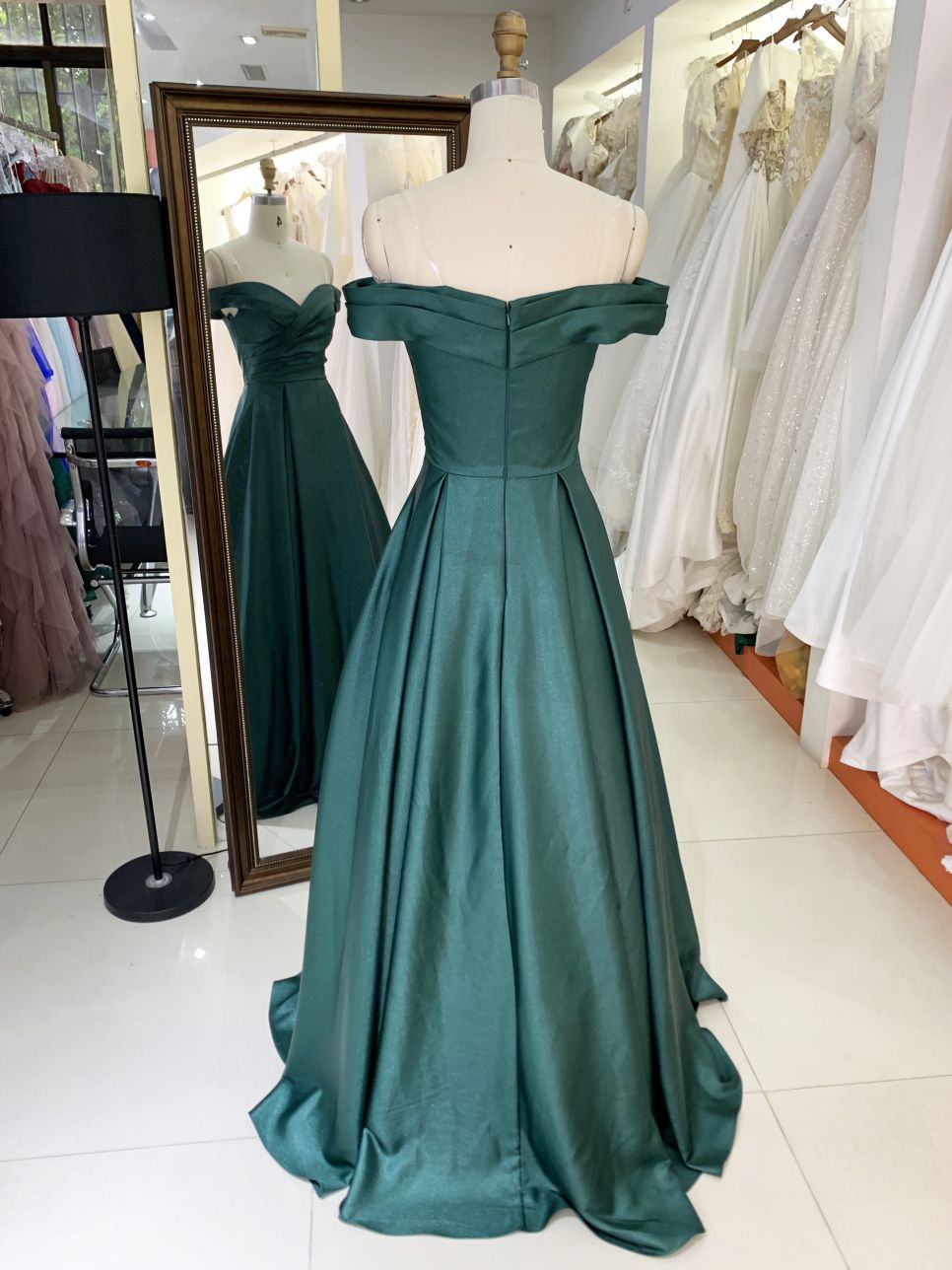 2025 wholesale emerald green off shoulder hand pleated satin A line prom dresses