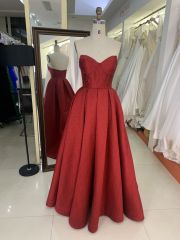 2025 Latest custom Luxurious Burgundy sexy sleeveless pleated dress satin fabric retro prom dress for women