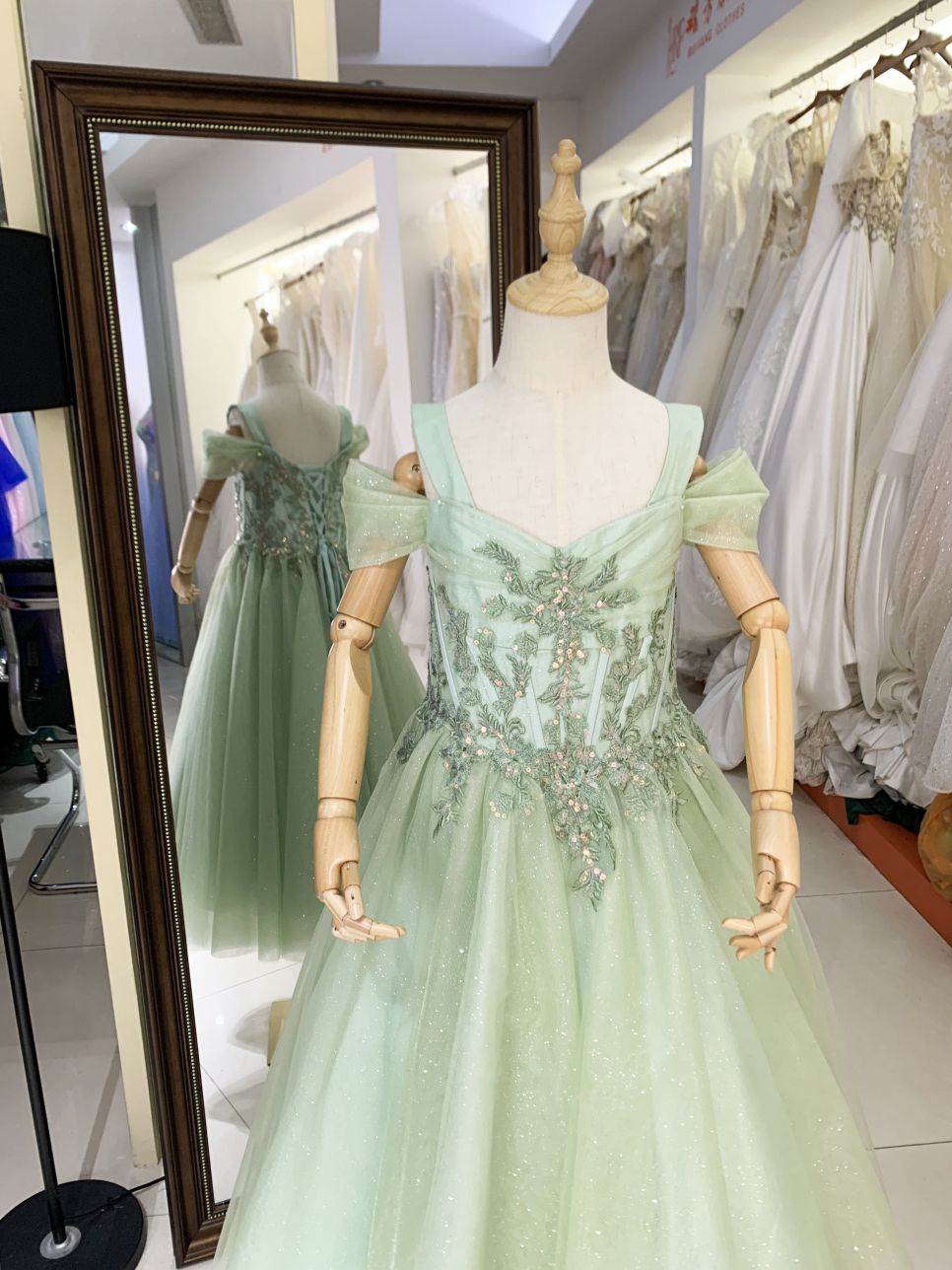 2025 mint green off shoulder sleeve embroidery beading A line lace up back children short evening shiny tulle flower dresses