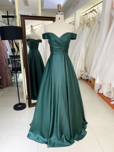 2025 wholesale emerald green off shoulder hand pleated satin A line prom dresses