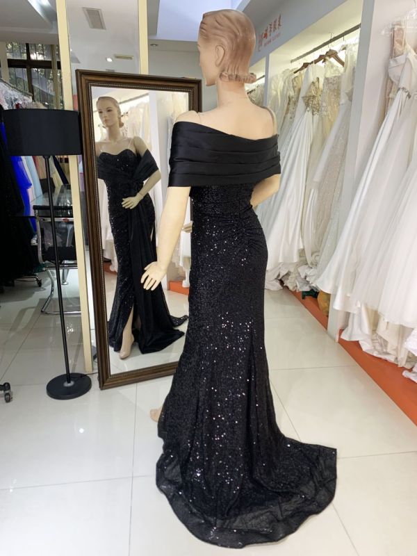2025 Latest custom black fashion sexy women's cape design strapless corset sequins high slit evening dress
