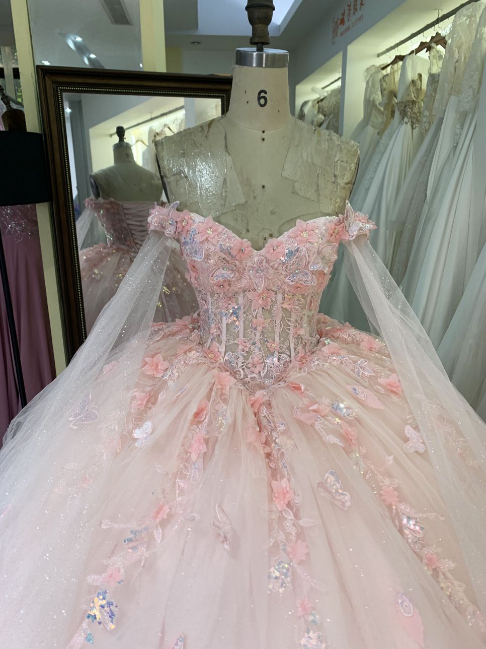 New custom high quality latest 3D flowers lace embroidery dresses evening ball gowns pink quinceanera dress 2025