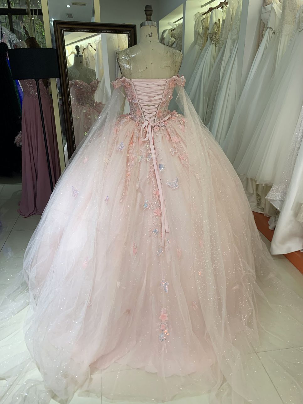 New custom high quality latest 3D flowers lace embroidery dresses evening ball gowns pink quinceanera dress 2025
