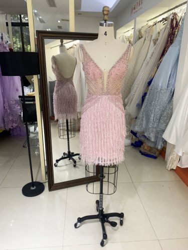 2025 New fashion elegant dusty rose V Neck beaded chain zipper back Dresses for Ladies Party Homecoming