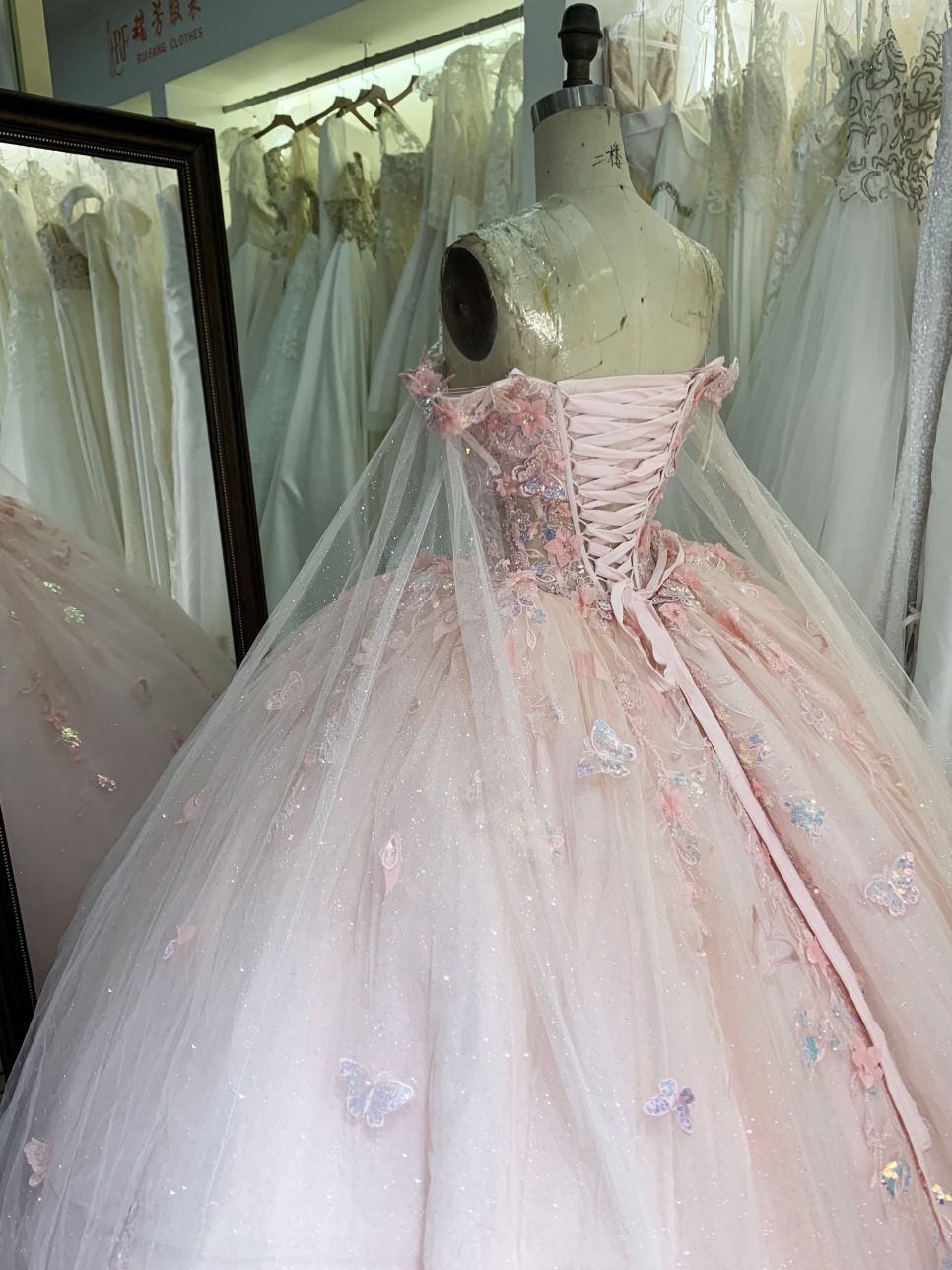 New custom high quality latest 3D flowers lace embroidery dresses evening ball gowns pink quinceanera dress 2025
