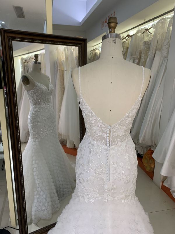 2025 New V neck embroidery lace elegant mermaid bridal white 3d floral dresses for a wedding guest