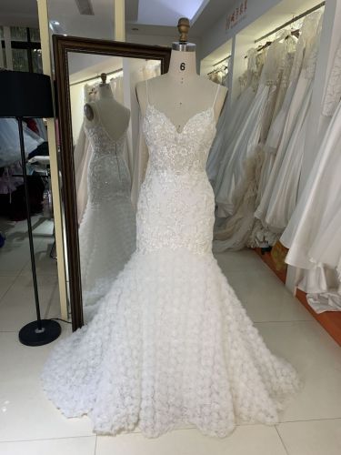2025 New V neck embroidery lace elegant mermaid bridal white 3d floral dresses for a wedding guest