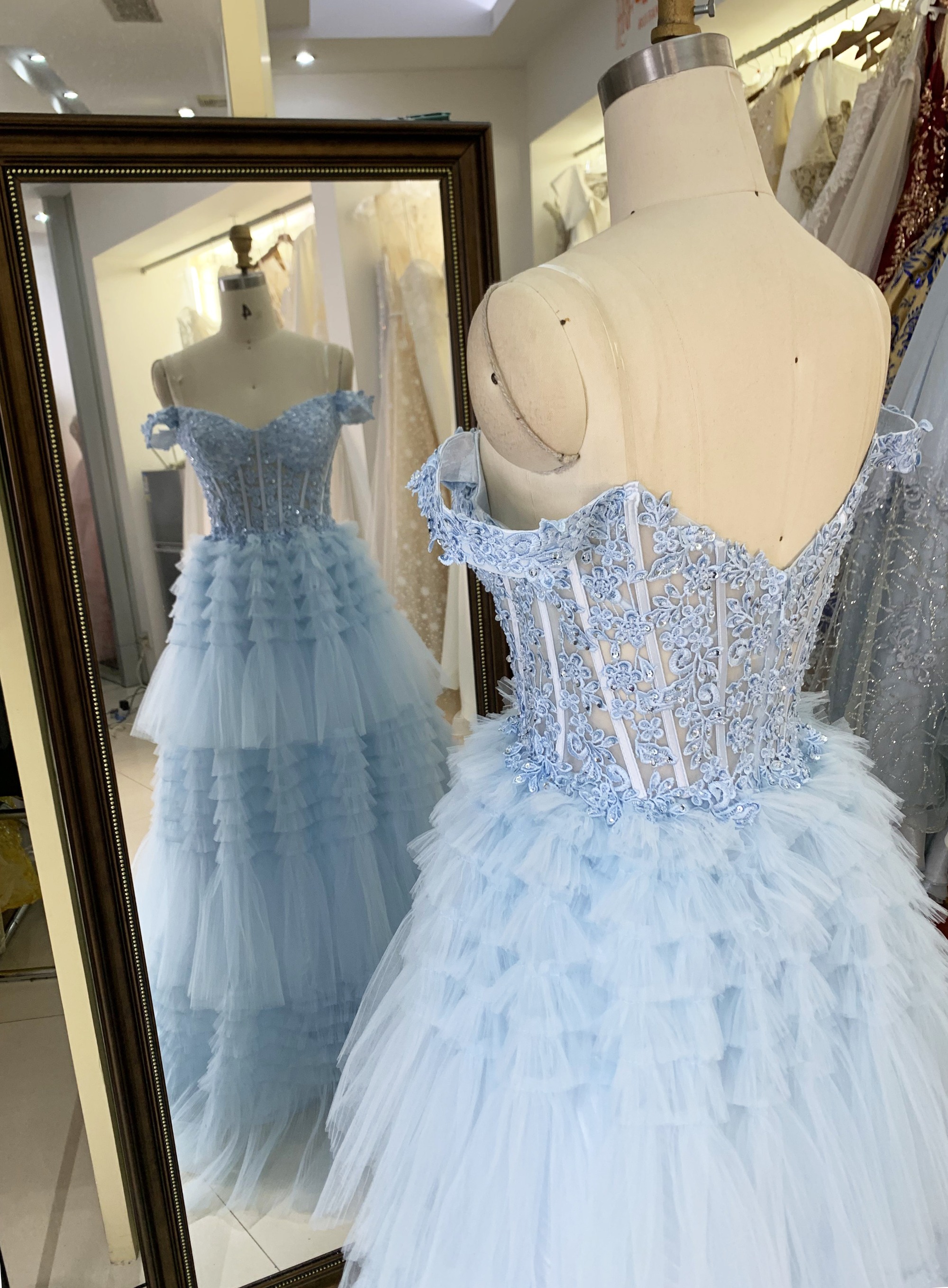 2025 Light blue off the shoulder lace embellished corset bodice princess ruffle tulle formal black tie prom dresses