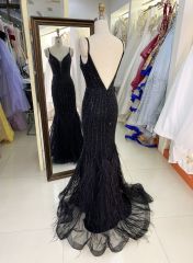 2025 wholesale black sleeveless mermaid crystal beading embellished fitted gown prom evening dresses with feathers